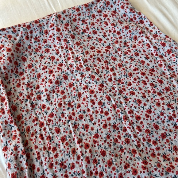 Brandy Melville skirt - Picture 2 of 4